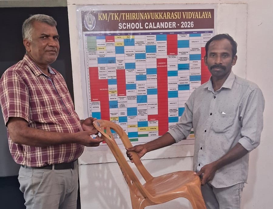 Donation of Furniture to Aalayadivembu Thirunavukkarasu Vidyalayam